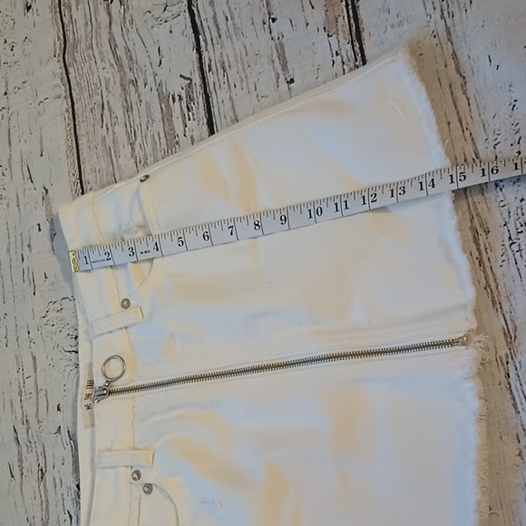 We The Free Free People White Zip Distressed Denim Mini Skirt 26 - Picture 6 of 7